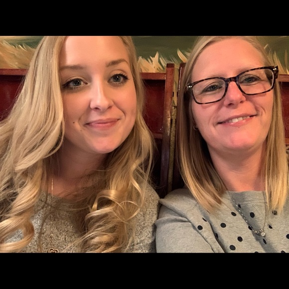 Meet your Posher, Gina - Picture 2 of 4